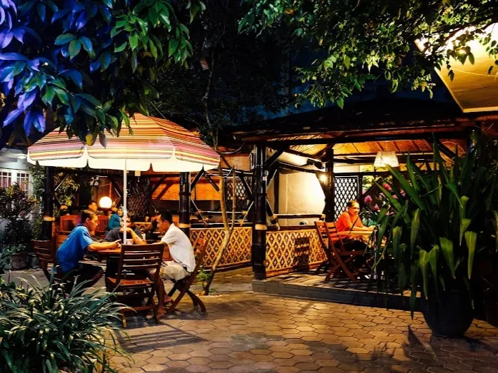 Area Outdoor Cafe New Cahaya Hotel Syariah