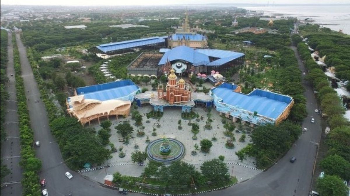 Waktu terbaik berkunjung ke Atlantis Land Surabaya untuk menikmati suasana wisata dan spot foto