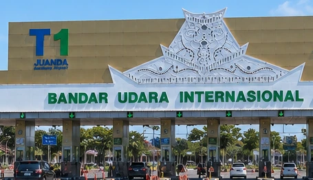 Gerbang masuk Terminal 1 Bandara Juanda